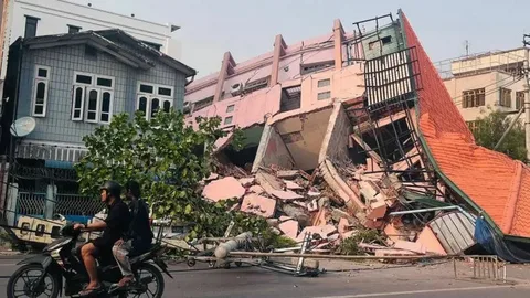 Myanmar Shaken by Aftershocks as Bangkok Collapse Deaths Rise 1 Myanmar Shaken by Aftershocks