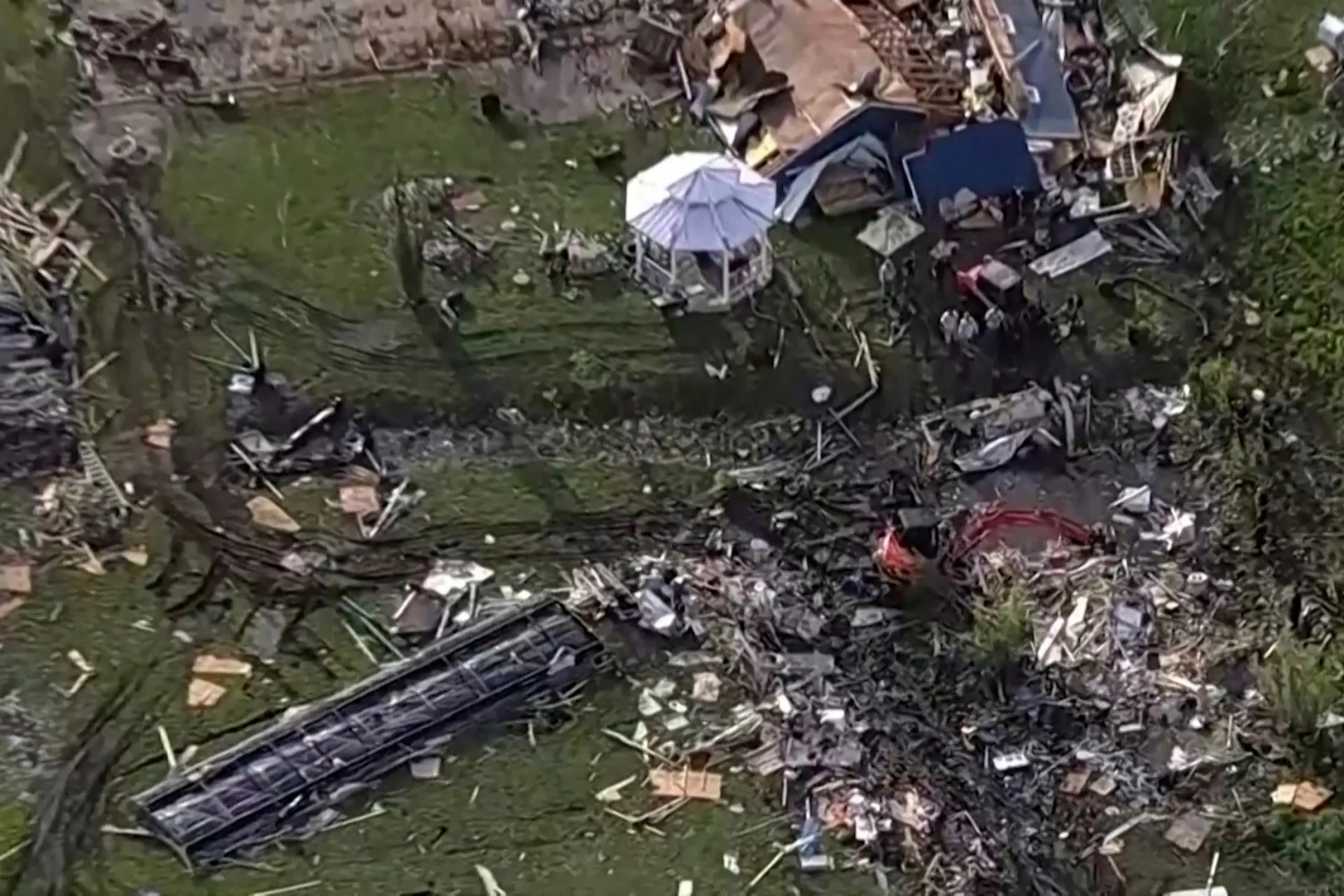 Tornadoes Devastate Central US, Leaving at Least 27 Dead 1 Tornadoes Devastate Central US
