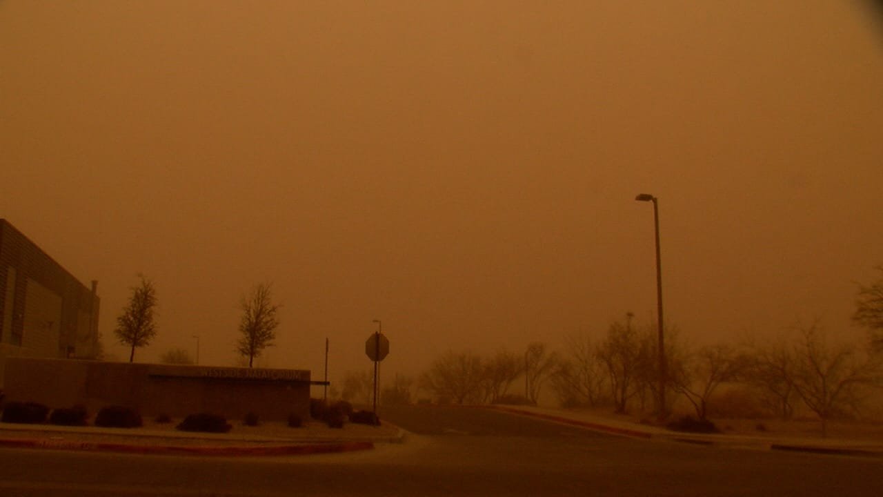 State Issues Warning About Health Risks from Dust Storm 1 State Issues Warning About Health Risks from Dust Storm