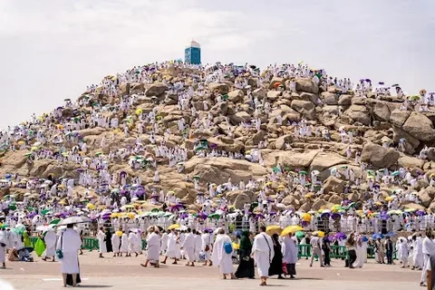Hajj 2025 Visit Visa Warning: Saudi Arabia Issues Alert to International Visitors 2 Rules for Hajj 2025 Entry and Participation