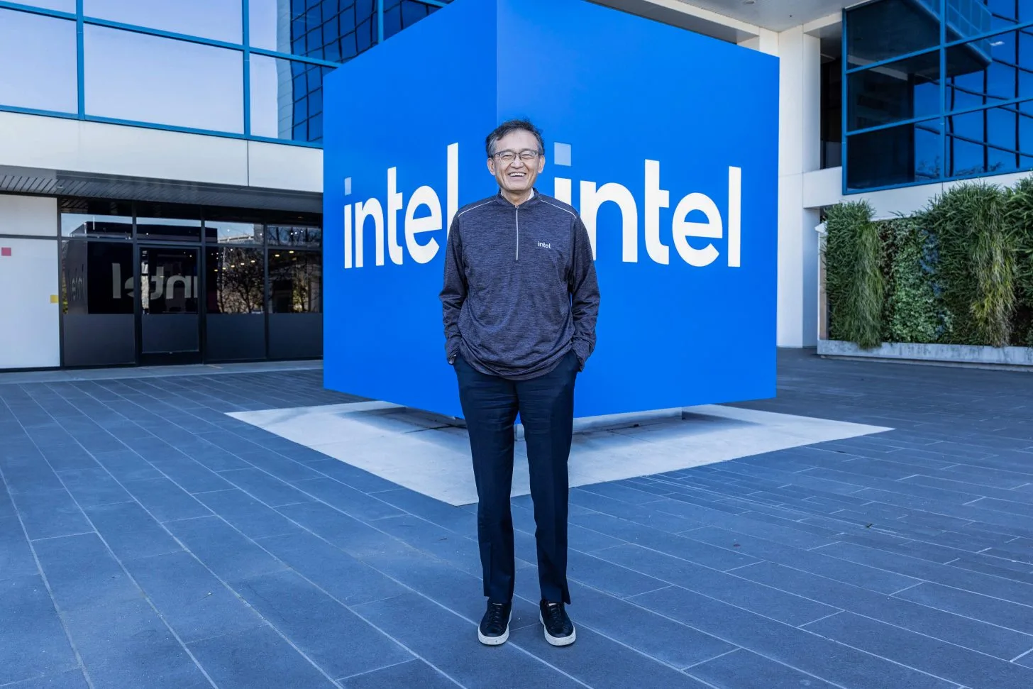 Intel Appoints New CEO to Drive Turnaround Strategy 1 Intel Appoints New CEO